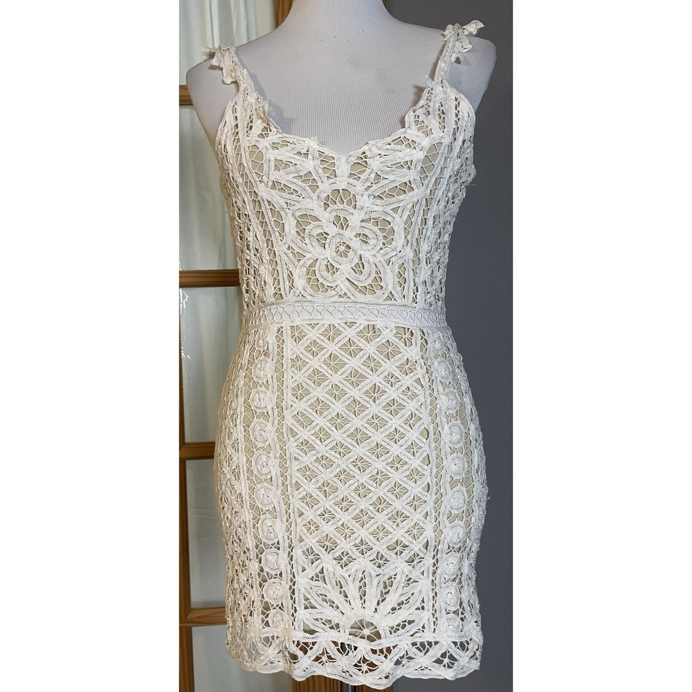 Tobi Floral Lace Mini Dress Women's XS/S Bodycon Backless White Clubwear Sexy